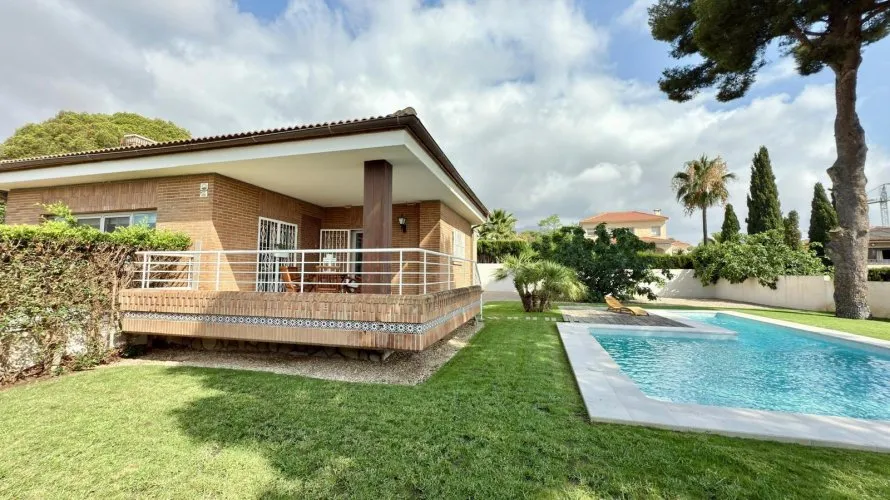 Villa de 3 dormitorios en La Nucia, España No. 1568 № 26