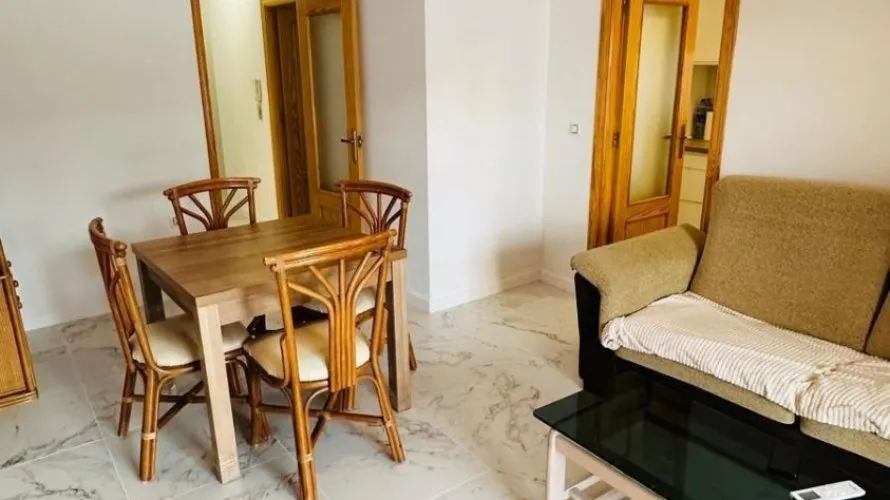 Apartamento de 2 dormitorios en Torrevieja, España No. 2956