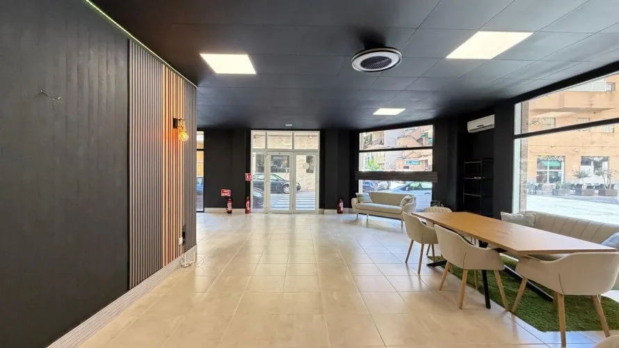 Propiedad comercial de 121m² en Torrevieja, España No. 3085 № 19