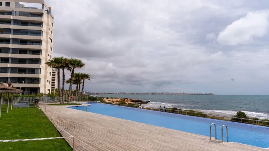 Apartamento de 98m² en Torrevieja, España No. 2783 № 1