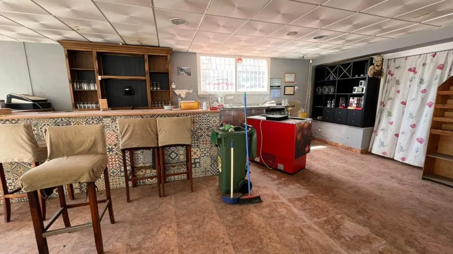Propiedad comercial de 300m² en Torrevieja, España No. 2933 № 10