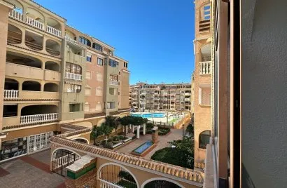 Apartamento de 3 dormitorios en Torrevieja, España No. 3008