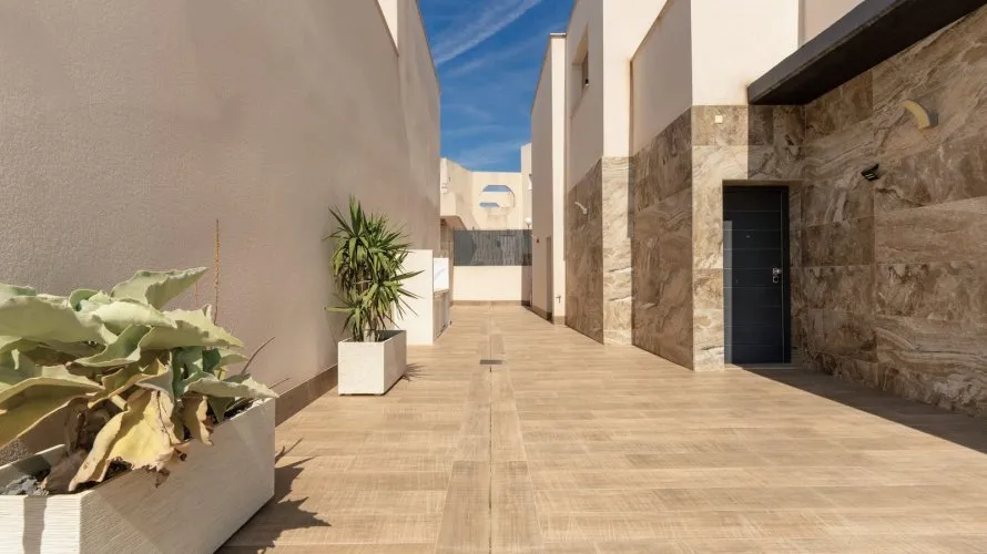 Villa de 210m² en San Miguel de Salinas, España No. 2800 № 9