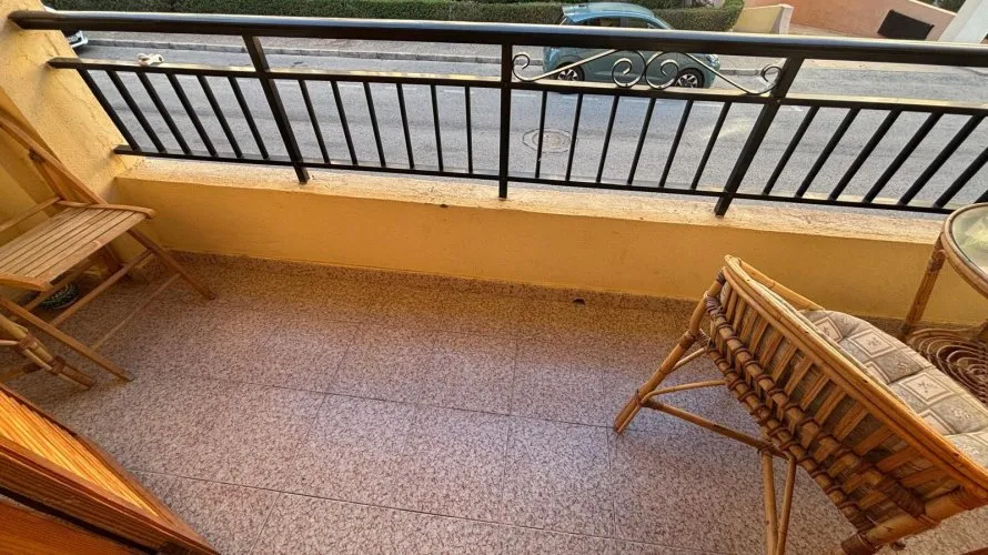 Apartamento de 1 dormitorio en Torrevieja, España No. 2726 № 1