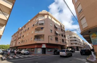 Apartamento de 2 dormitorios en Torrevieja, España No. 2965