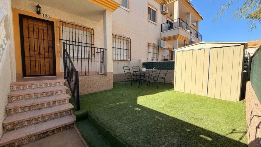 Bungalow de 2 dormitorios en Campoamor, España No. 2988 № 1