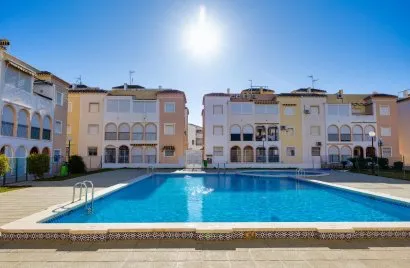 Bungalow de 60m² en Torrevieja, España No. 3080