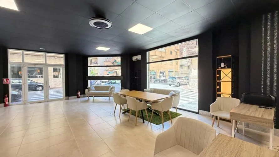 Propiedad comercial de 121m² en Torrevieja, España No. 3085 № 20