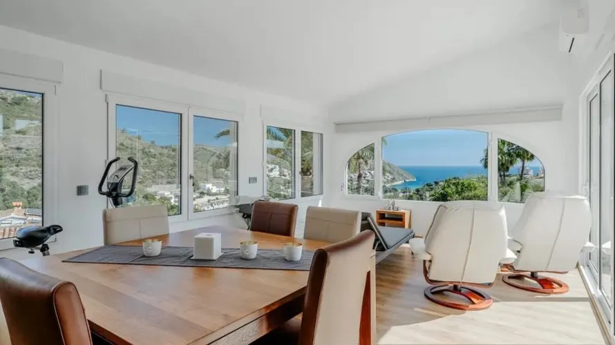 Villa de 247m² en Moraira, España No. 2738 № 10