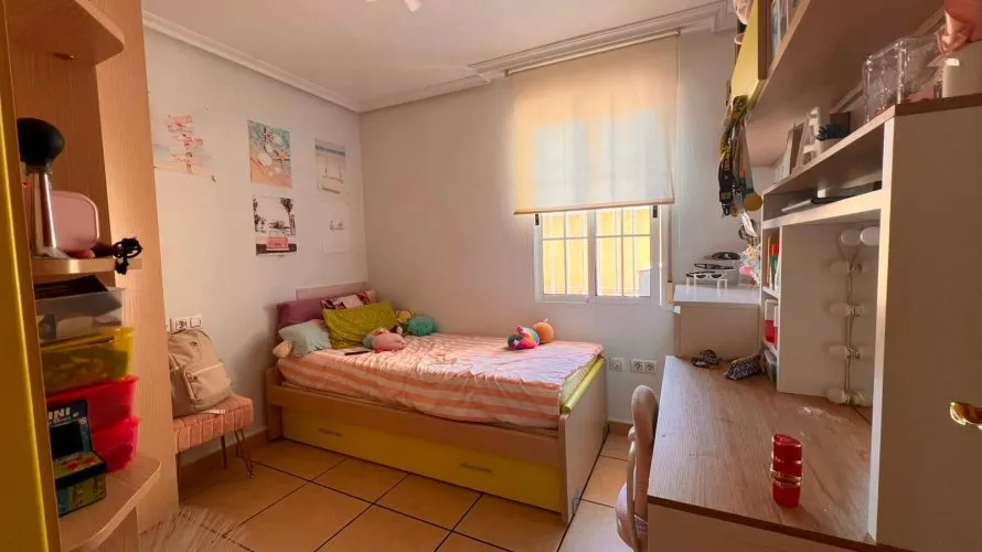 Сasa de 3 dormitorios en Torrevieja, España No. 2820 № 9