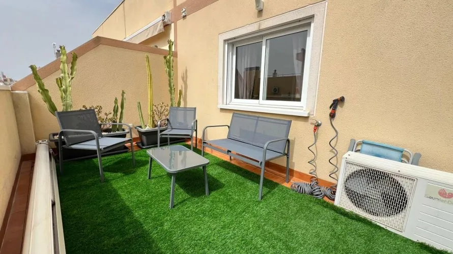 Ático de 2 dormitorios en Torrevieja, España No. 2960 № 2