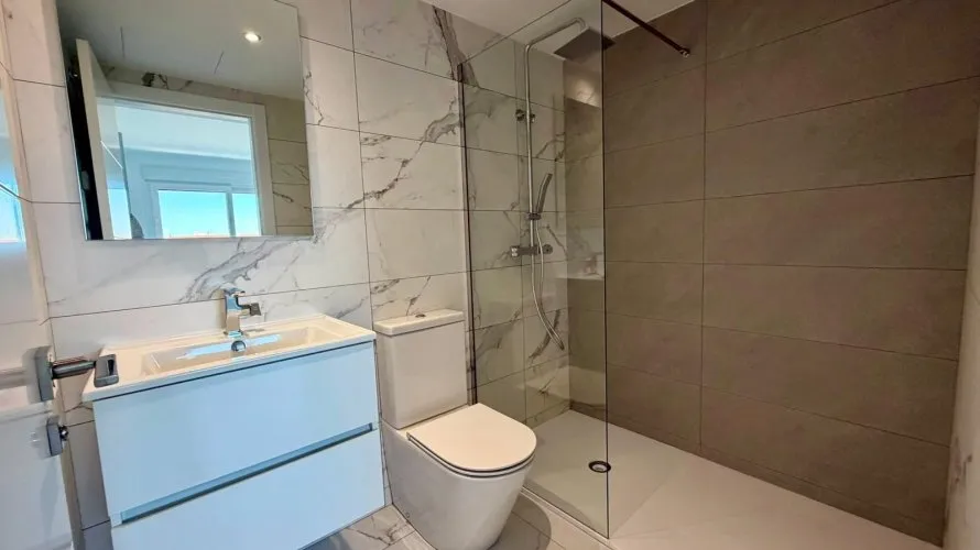 Apartamento de 2 dormitorios en Torrevieja, España No. 2818 № 15