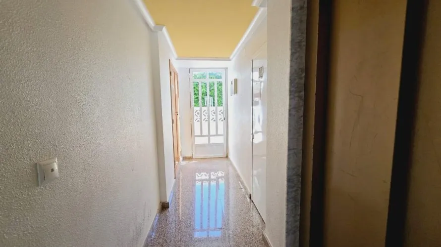 Apartamento de 1 dormitorio en Nueva Torrevieja, España No. 3078 № 3