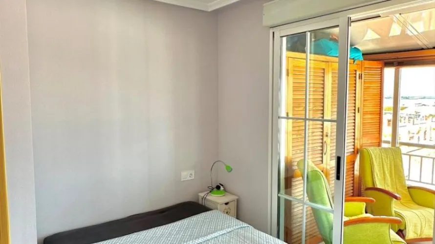 Apartamento de 2 dormitorios en Torrevieja, España No. 3092 № 7