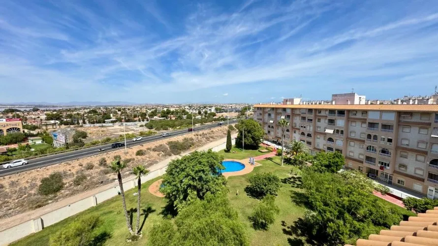Ático de 2 dormitorios en Torrevieja, España No. 2962 № 4