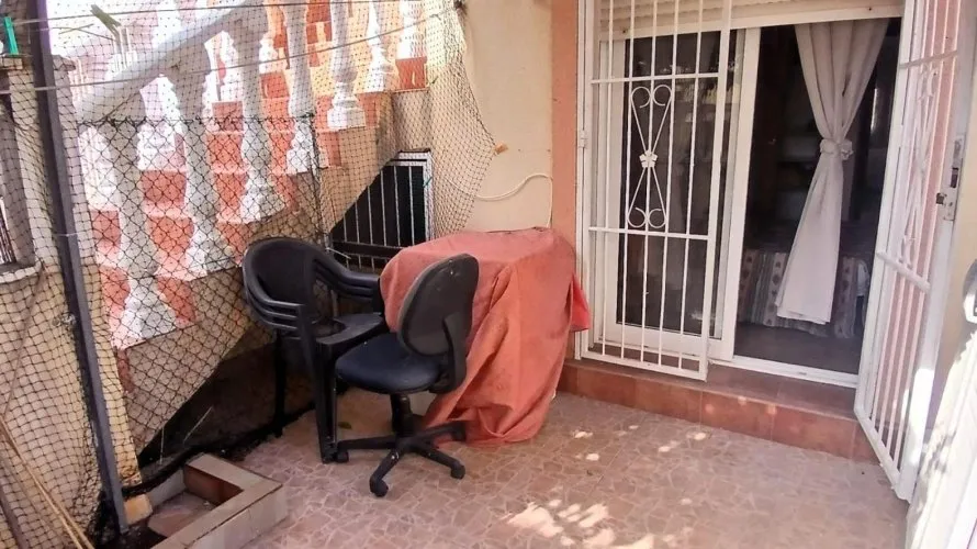 Bungalow de 2 dormitorios en Guardamar del Segura, España No. 3022