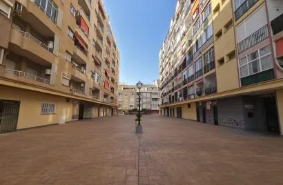 Apartamento de 3 dormitorios en Torrevieja, España No. 3100
