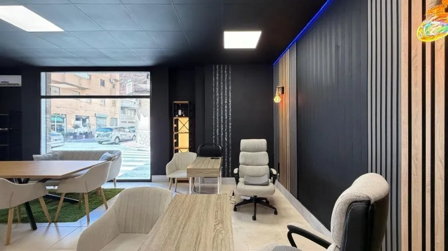 Propiedad comercial de 121m² en Torrevieja, España No. 3085 № 21