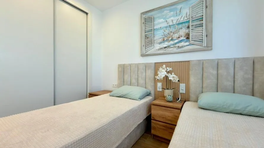 Bungalow de 2 dormitorios en Finestrat, España No. 2743 № 4