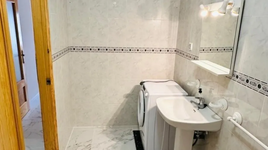 Apartamento de 2 dormitorios en Torrevieja, España No. 2956 № 8