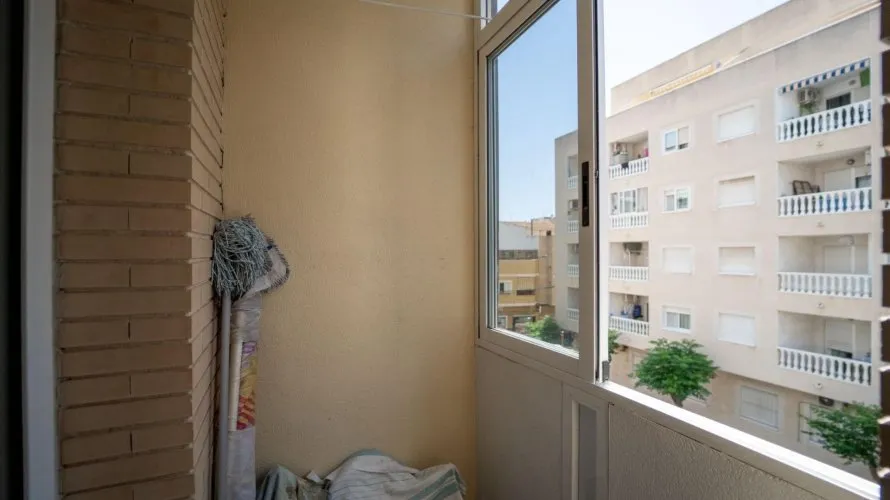 Apartamento de 2 dormitorios en Torrevieja, España No. 2955 № 4