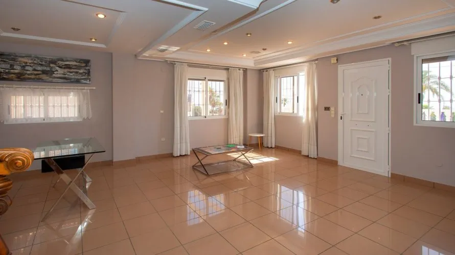 Villa de 180m² en Torrevieja, España No. 2779 № 19