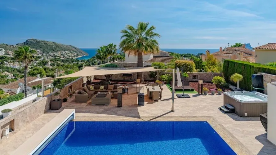 Villa de 247m² en Moraira, España No. 2738 № 21