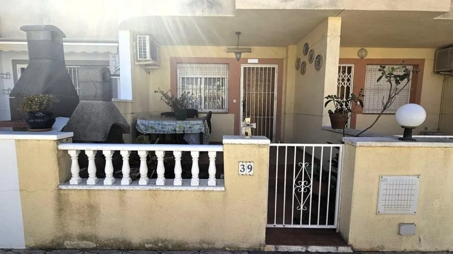Bungalow de 2 dormitorios en Guardamar del Segura, España No. 3022 № 8
