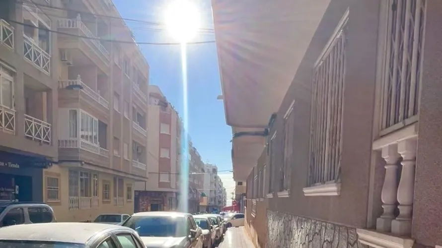 Apartamento de 3 dormitorios en Torrevieja, España No. 2989