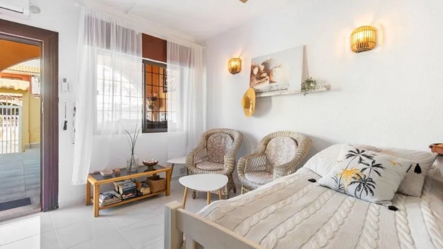 Bungalow de 1 dormitorio en Torrevieja, España No. 3061 № 9