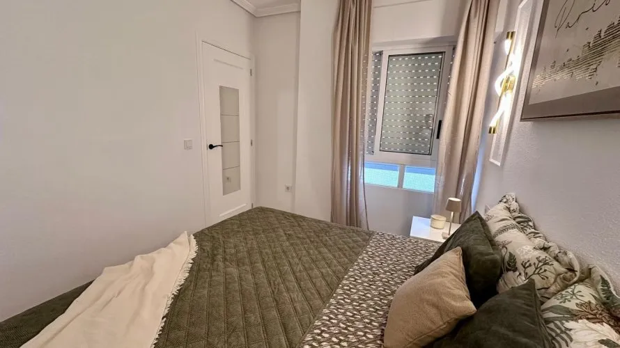 Apartamento de 2 dormitorios en Torrevieja, España No. 2822 № 12