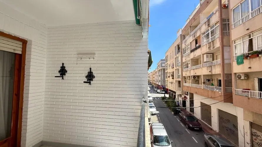 Apartamento de 2 dormitorios en Torrevieja, España No. 3060 № 12