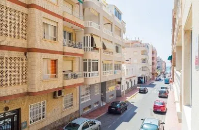 Apartamento de 2 dormitorios en Torrevieja, España No. 3087