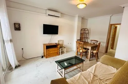 Apartamento de 2 dormitorios en Torrevieja, España No. 2956