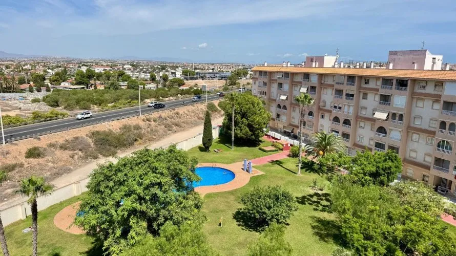 Ático de 2 dormitorios en Torrevieja, España No. 2962 № 3