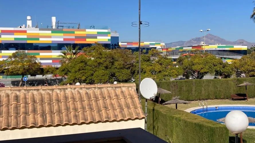 Apartamento de 5 dormitorios en Alicante, España No. 2809 № 4