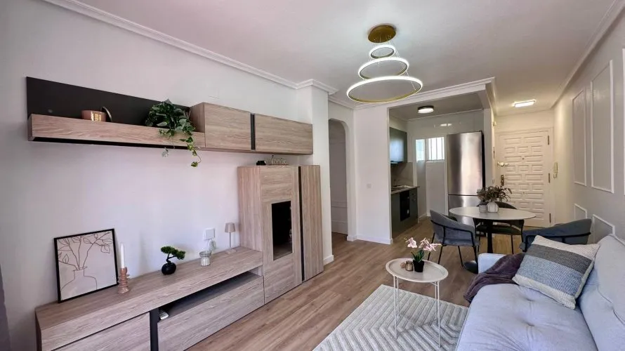 Apartamento de 2 dormitorios en Torrevieja, España No. 2735 № 24