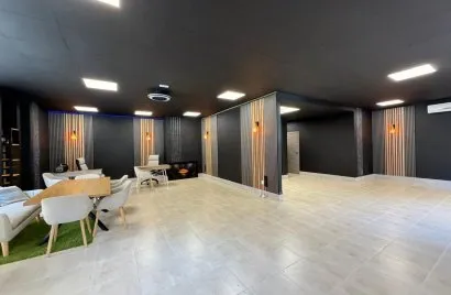 Propiedad comercial de 121m² en Torrevieja, España No. 3085