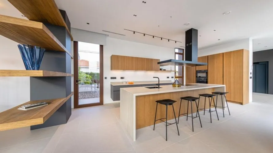 Villa de 4 dormitorios en Benidorm, España No. 2924 № 23