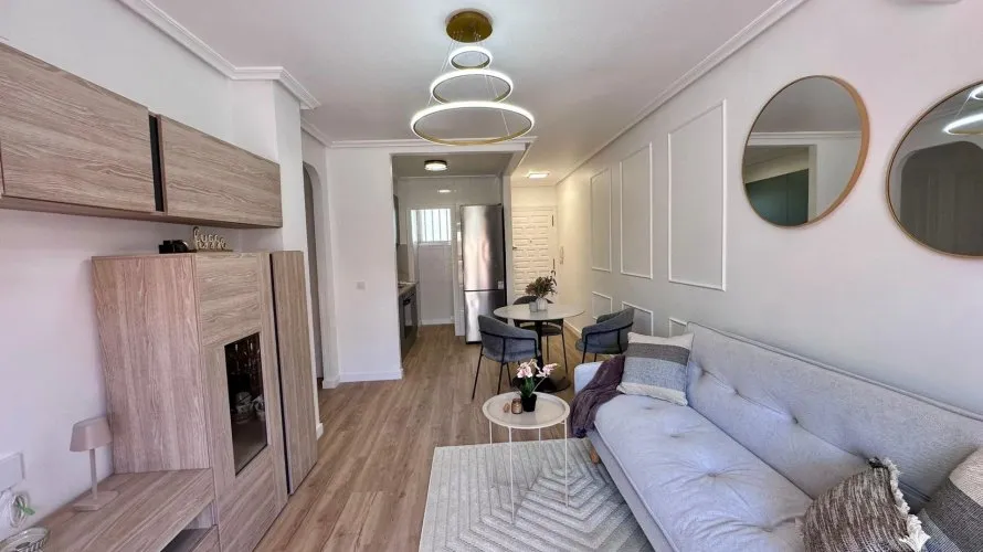 Apartamento de 2 dormitorios en Torrevieja, España No. 2735 № 22