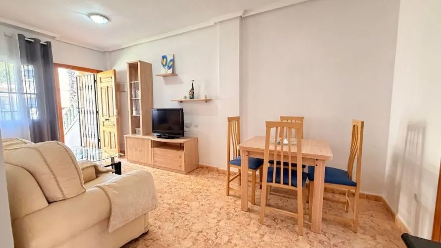 Bungalow de 2 dormitorios en Campoamor, España No. 2988 № 8