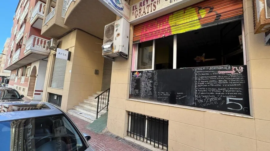Propiedad comercial de 150m² en Torrevieja, España No. 2941 № 23