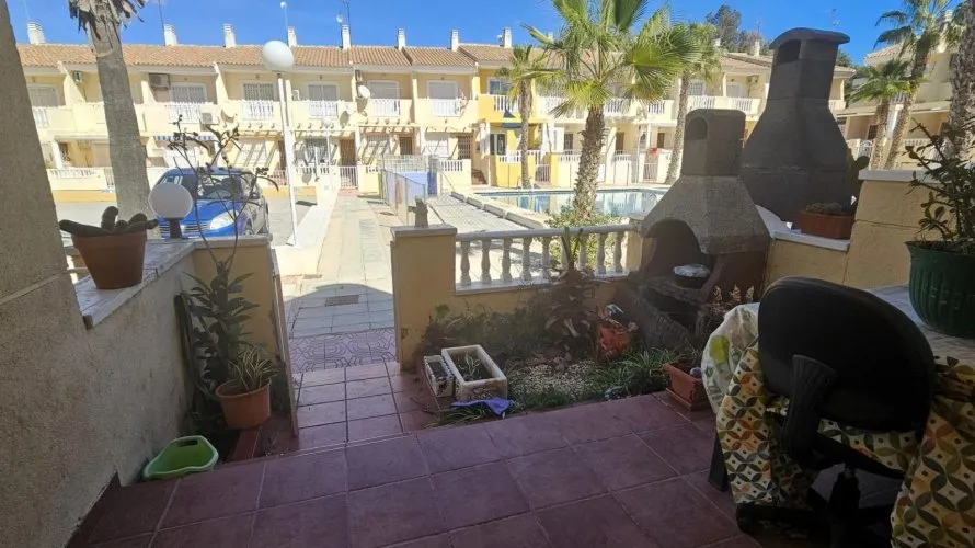 Bungalow de 2 dormitorios en Guardamar del Segura, España No. 3022 № 12
