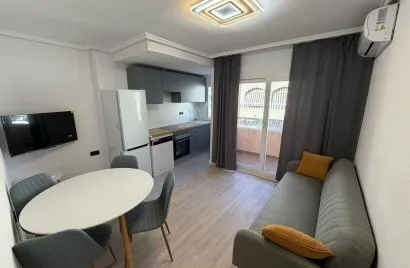 Apartamento de 2 dormitorios en Torrevieja, España No. 3054