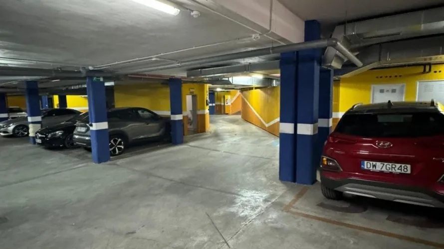 Estacionamiento de en Torrevieja, España No. 2932 № 2
