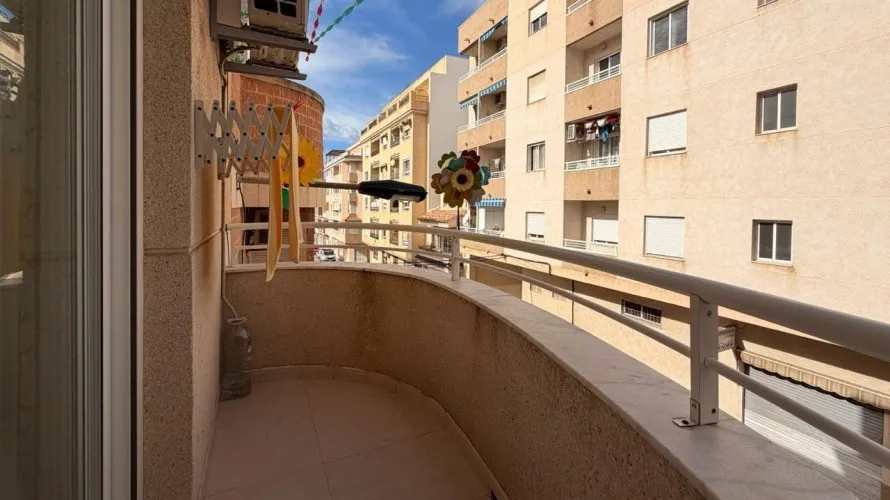 Apartamento de 3 dormitorios en Torrevieja, España No. 3037 № 1