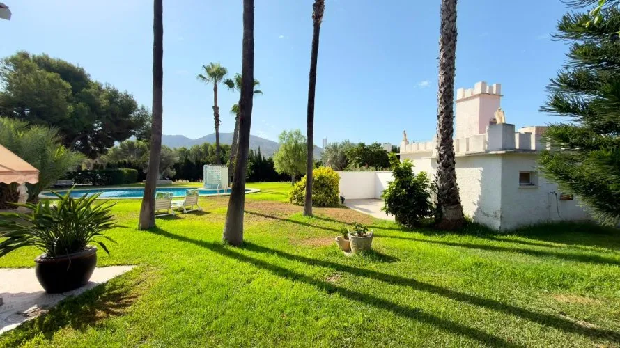 Villa de 5 dormitorios en Benidorm, España No. 3236 № 9