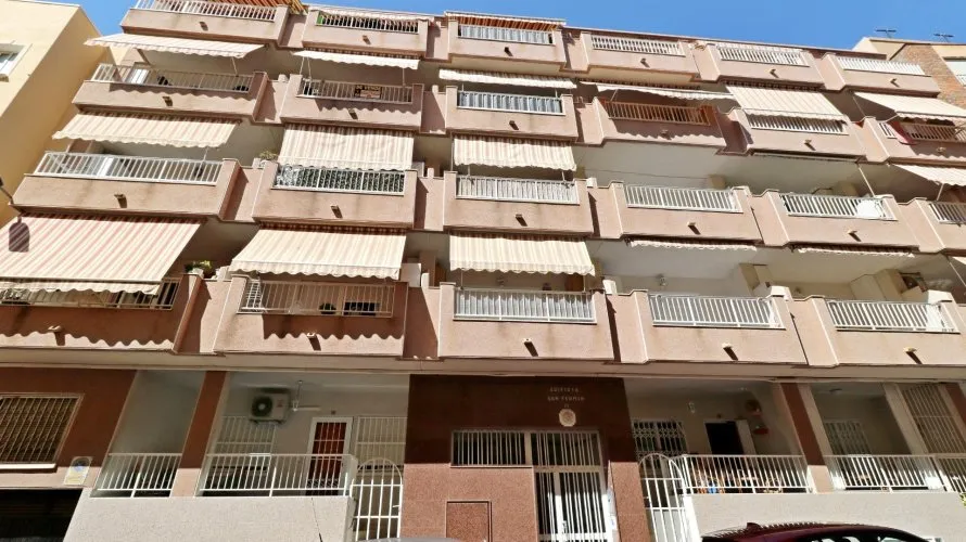 Apartamento de 2 dormitorios en Torrevieja, España No. 3279 № 20