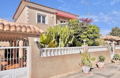 Villa de 2 dormitorios en Torrevieja, España No. 3252