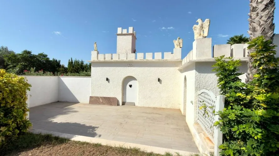 Villa de 5 dormitorios en Benidorm, España No. 3236